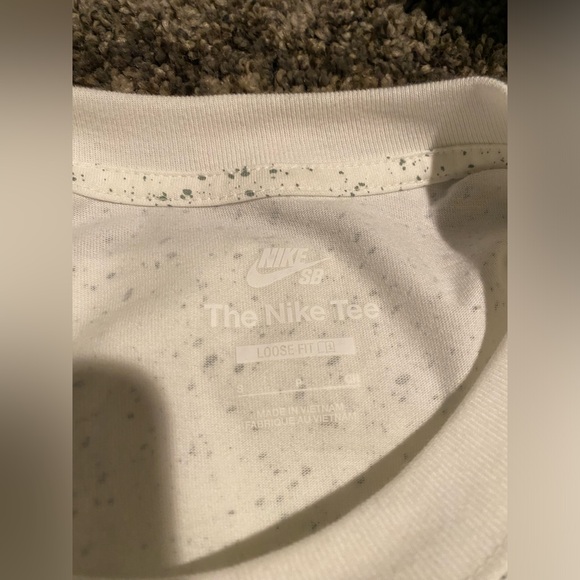 T-Shirt - Picture 3 of 3